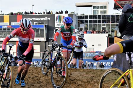 Sanne Cant viert 100ste overwinning