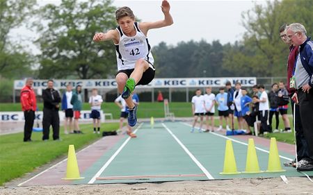 Scholenkampioenschappen deels in de regen
