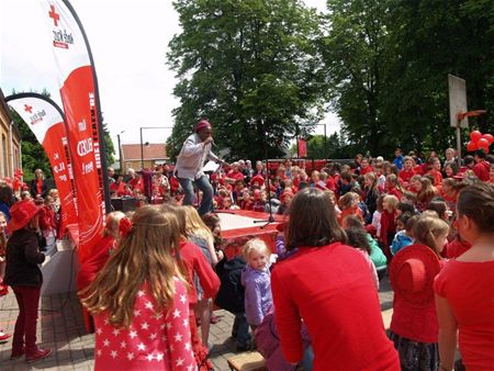 School Viversel zorgt voor 200 bloeddonoren