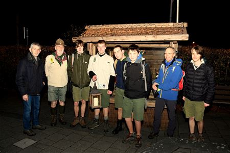 Scouts brachten het vredeslicht naar Eversel