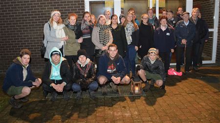 Scouts brengen het vredeslicht naar Eversel