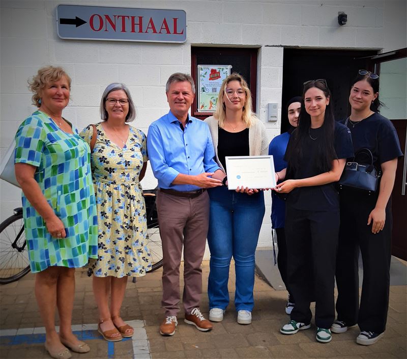 SFC-leerlingen schenken €400 aan Vincentius