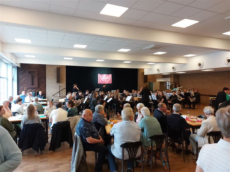 Sfeervol aperitiefconcert in Eversel