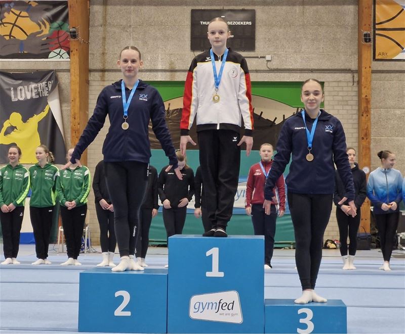 Sien en Hanna zijn kampioen toestelturnen