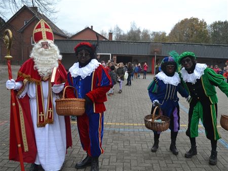 Sint bezocht Sint Jan Berchmans in een koets