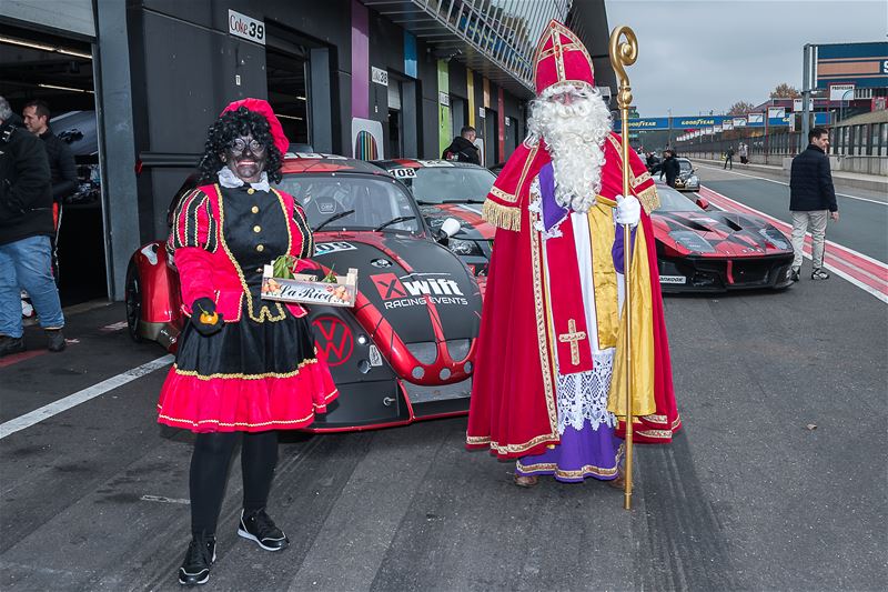 Sint en pieten houden ook van racewagens