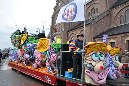 Slamridders verwelkomen mooie wagens