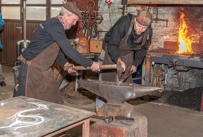 Smeden nemen deel aan Dag van de Ambachten