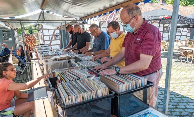 Snuisteren in oude boeken en platen