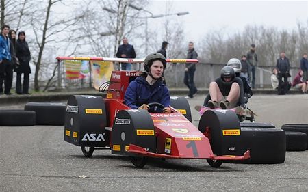 Start voorbereiding voor de zeepkistenrace