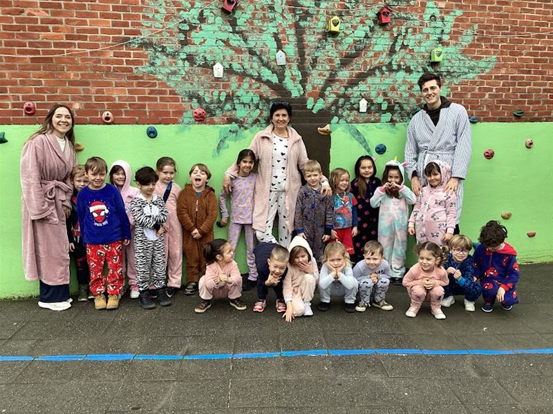 't Molenholleke steunt Bednet in pyjama