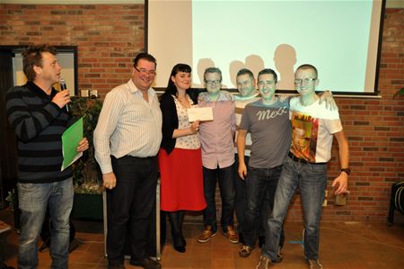 Team Fons van Bortel wint Rode Kruis quiz