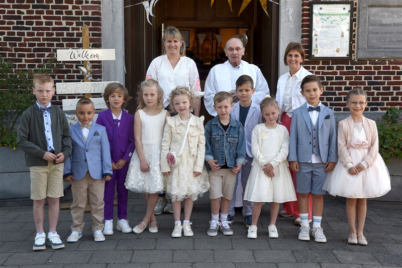 Tien eerste communicanten in Eversel