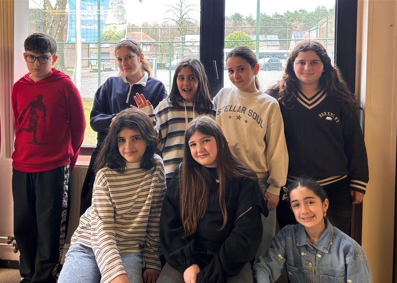 Tieners van Wijkwerking Lindeman op Radio BNL