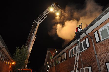 Twee huizen onbewoonbaar door zware brand