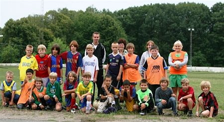 Van de opvang naar 't voetbalveld