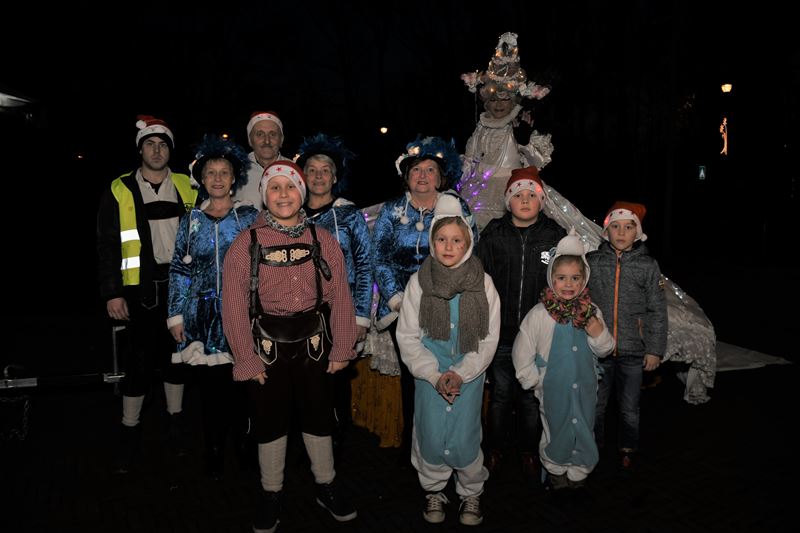 Vanavond kerstlichtstoet in Viversel