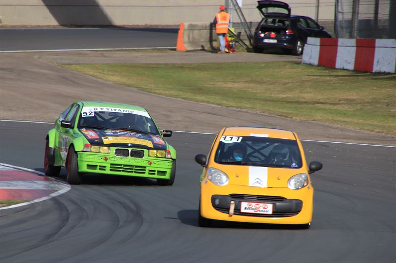 Veel deelnemers aan de trackday