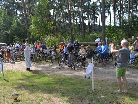 Veel fietsers voor wijding en familietocht