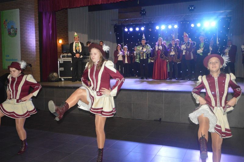 Veel sfeer op bal van De Feestknallers