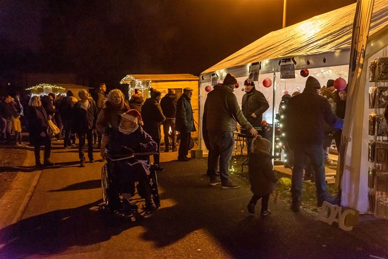 Veel volk op hartverwarmende kerstmarkt