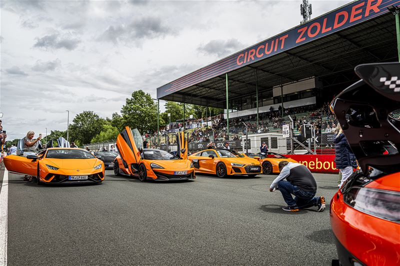 Veel volk voor exclusieve wagens en races