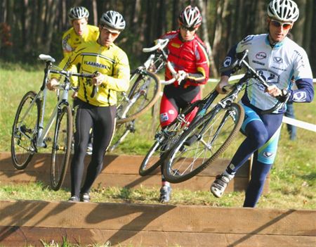 Veldrijders zorgen voor spektakel