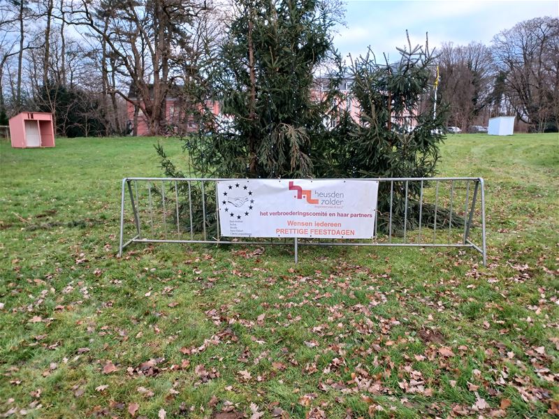 Verbroederingskerstboom staat voor Meylandt
