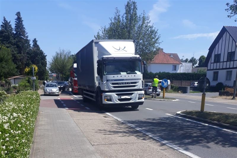 Verkeersproblemen door defecte vrachtwagen