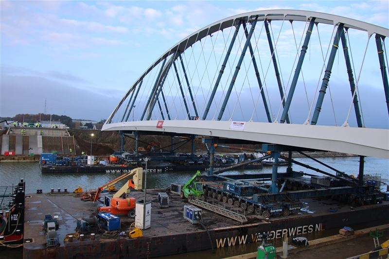 Verplaatsing brug was een delicate klus