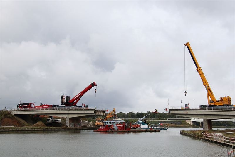 'Viersel bridge is down'