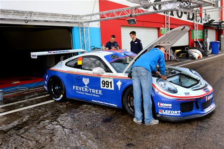 Vlag valt over circuit-seizoen