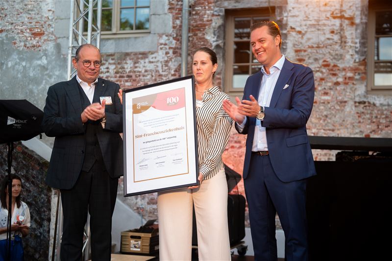 VOKA huldigt 100-jarig Sint-Franciscusziekenhuis