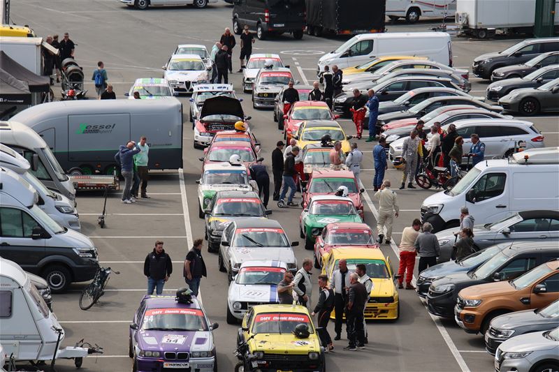 Vooral mooie historische wagens op het circuit