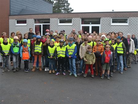 Vormelingen fietsen naar stilteplekjes