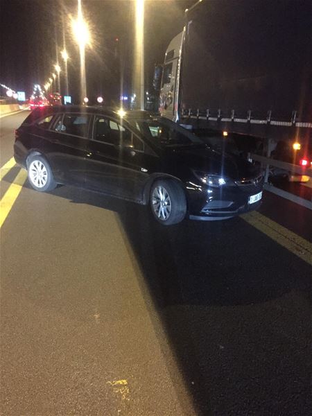 Vrachtwagen en auto botsten op E314