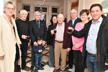 Vredeswensen bij de gemeentelijke kerstboom