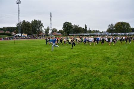 Vrijdag scholenveldloop en sportbeurs