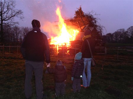 Vuur en warme drank tegen de koude