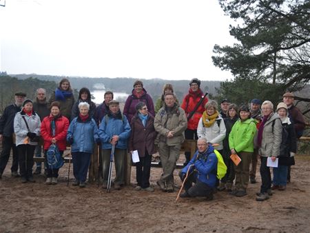 Wandelaars aangekomen aan de Kluis