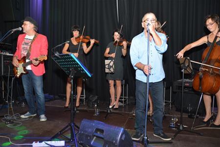 We Two en Ask4More straks live vanuit MuzeCafé