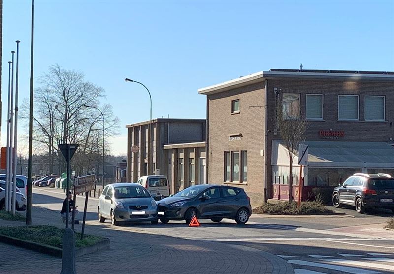 Weer aanrijding in Pastoor van Mierlolaan