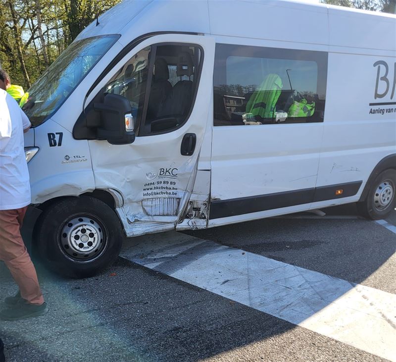 Weer een botsing aan op-en afrit op Vogelsancklaan