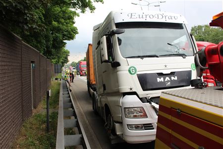 Weer file door botsing op E314