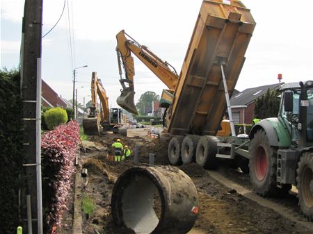 Werken in Kanaalweg op volle toeren