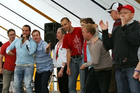 Weyerkesgasten zingen mee met Paco