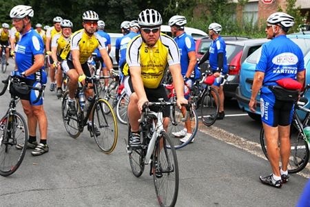 Wielertoeristen rijden Marc Wauters Classic