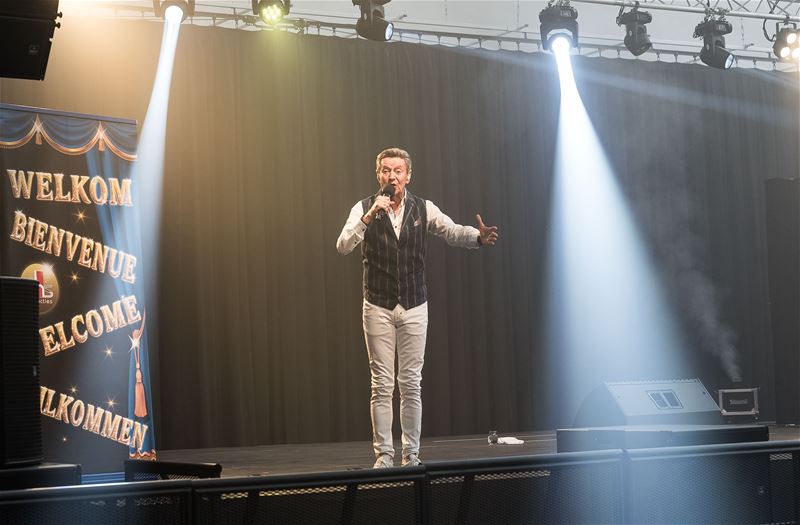 Willy draaide als een leeuw in een kooi in The Max