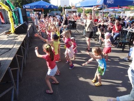 Zelfs de kleinsten dansen op Boekt Feest