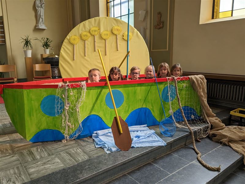 Zes eerste communicanten in Berkenbos
